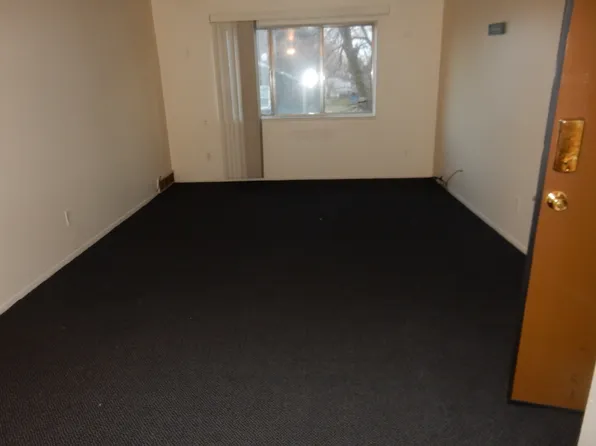 150 Arcola St APT 3, Inkster, MI 48141