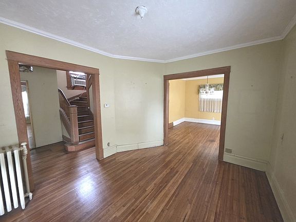 4th image of 3441 Wesley Ave