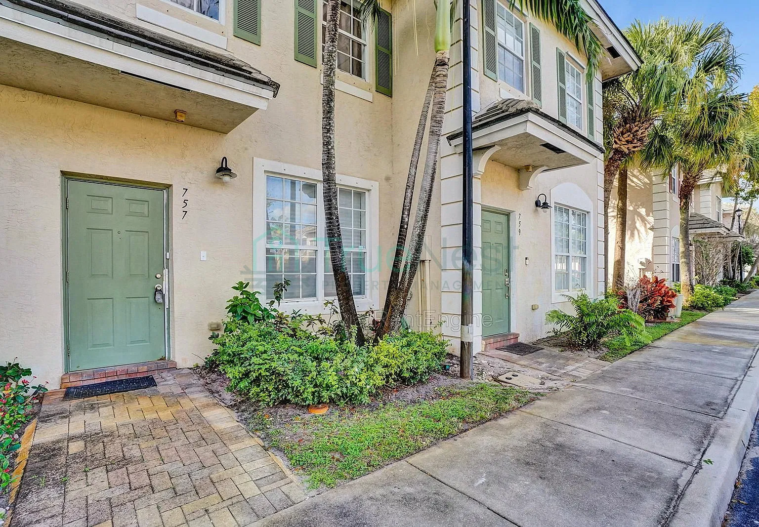 2 bed, 2.5 bath, 1186 sqft, $2,050 — Photo 1