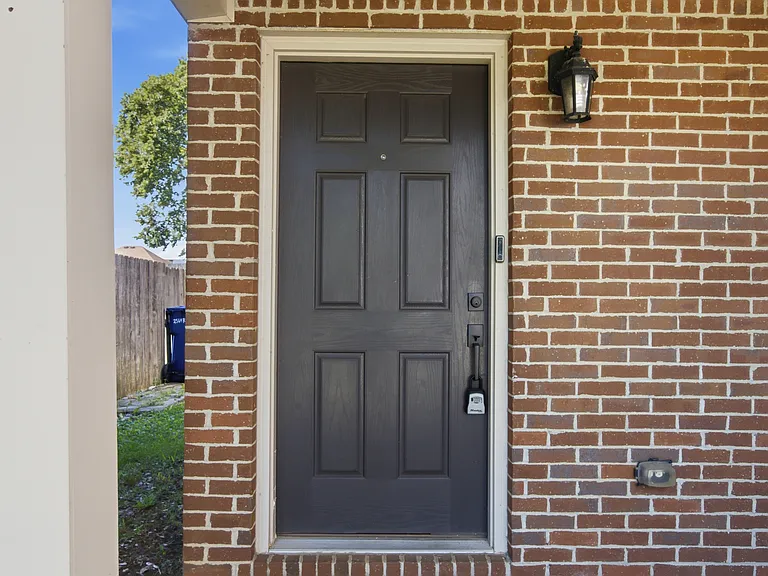 2560 Rockaway Pl — Photo 2