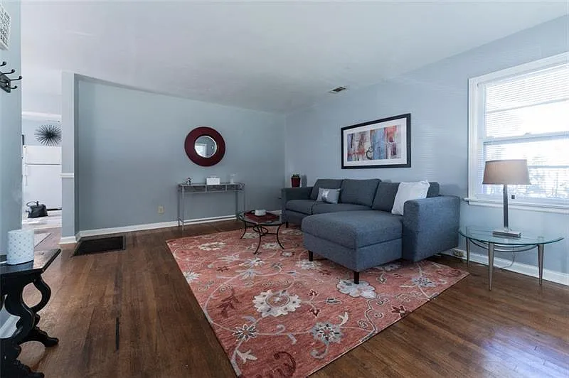 2 bed, 2.0 bath, 1076 sqft, $1,750 — Photo 3