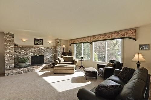 5th image of 916 N Jennifer Ln
