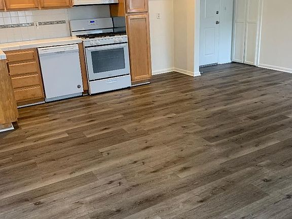 2nd image of 15101 Burbank Blvd APT 107