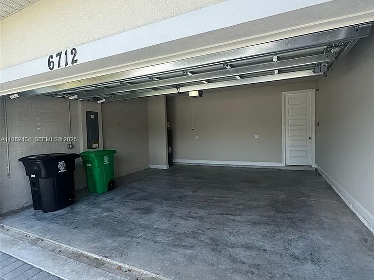 6712 NW Cloverdale Ave — Photo 17