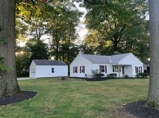 6336 Tall Oaks Dr, Mentor, OH 44060