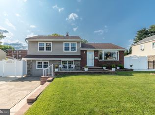 11032 Ferndale St, Philadelphia, PA 19116