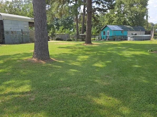 387 Davenport Dr, Livingston, TX 77351