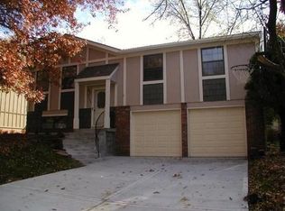 2009 E Mohawk Dr, Olathe, KS 66062