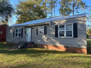711 W Sultana Dr, Fitzgerald, GA 31750