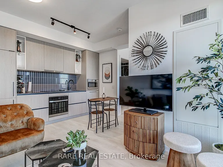 1285 Dupont St #1305 — Photo 21