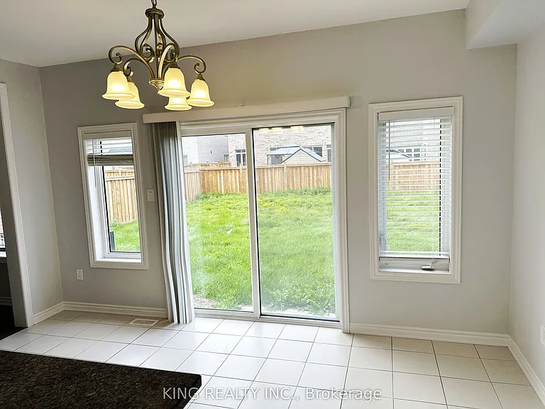1012 Barton Way — Photo 6