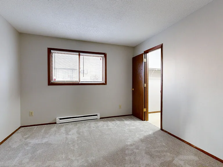 Riverside Apartment — Photo 9