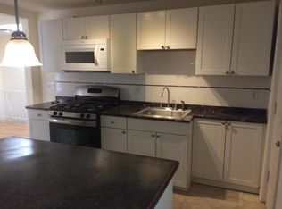 39 Berwick St APT 3R, Melrose, MA 02176