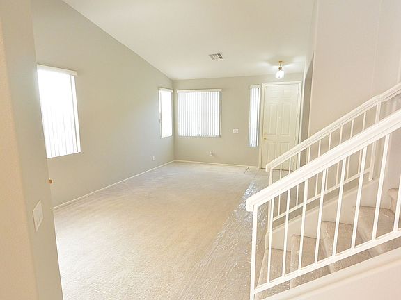 5th image of 10412 Sloping Hill Ave
