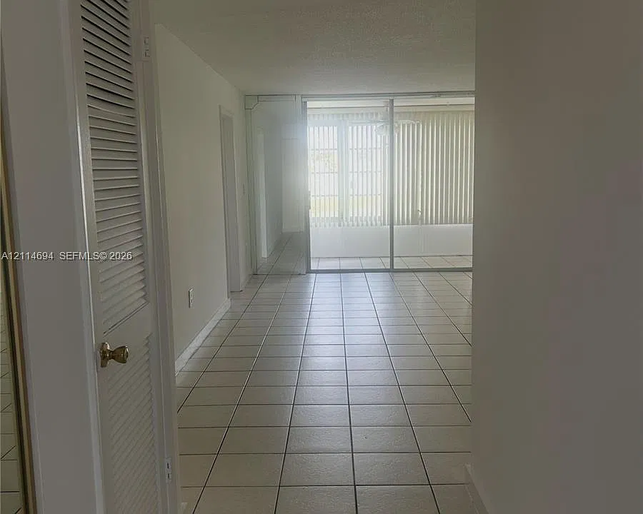 8600 Sunrise Lakes Blvd #211
