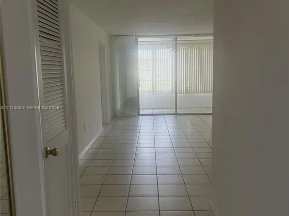 8600 Sunrise Lakes Blvd APT 211, Fort Lauderdale, FL 33322