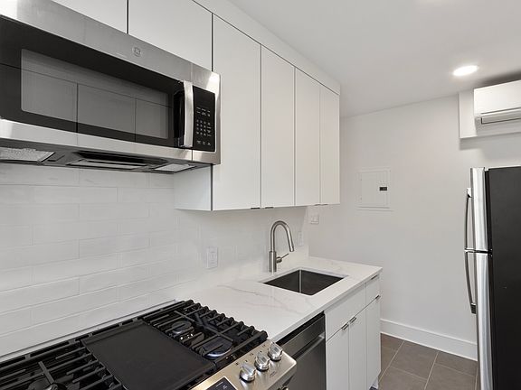 3rd image of 39-16 48th St #2