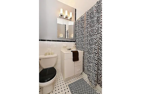 Sold by Maxwell Jacobs | media 7