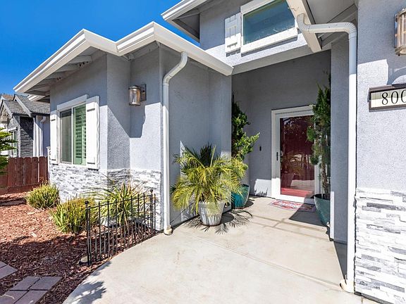 3rd image of 800 La Baig Dr