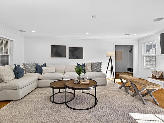 5th image of 1005 Ditchley Rd