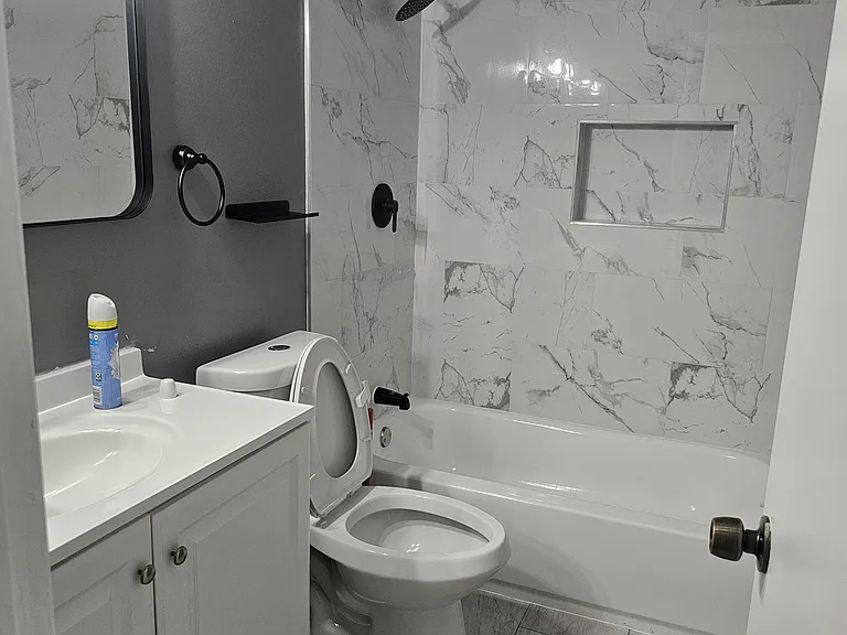 800 Park Villa Cir — Photo 16