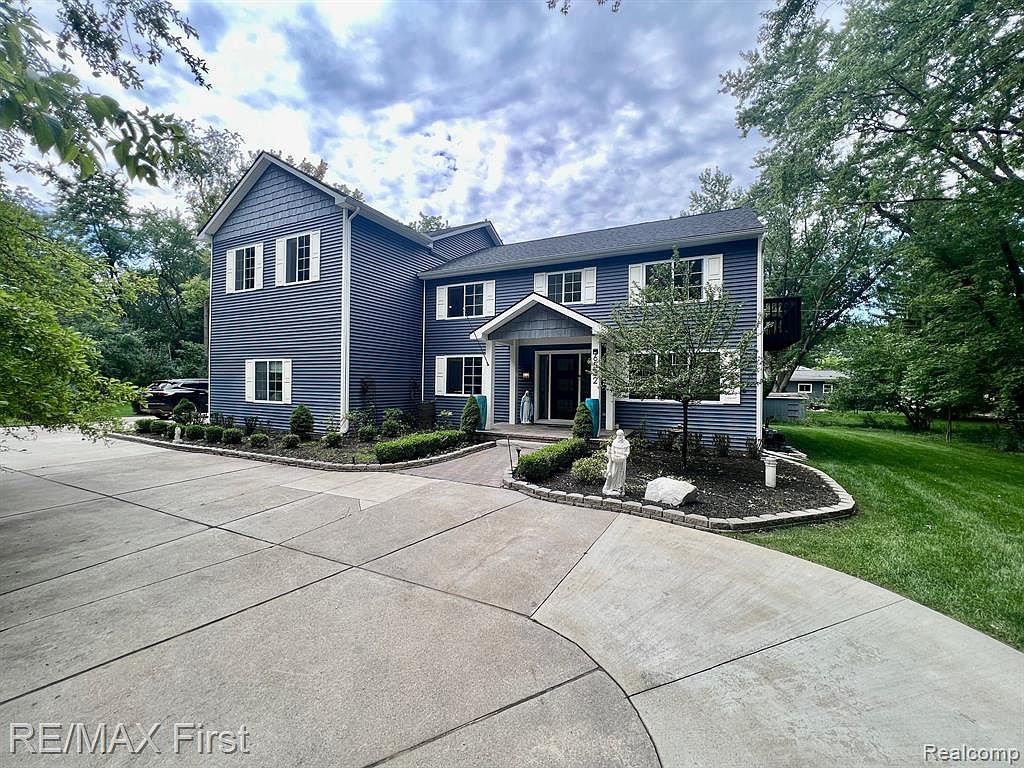 6532 Loveland St, West Bloomfield, MI 48322 MLS 20230074621 Zillow