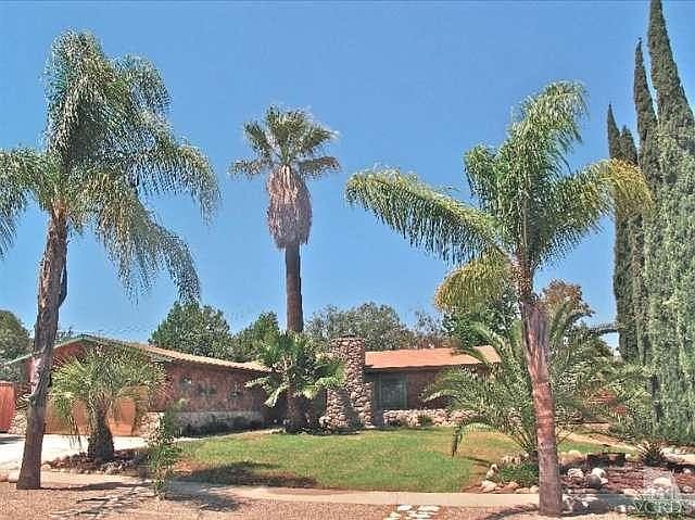 1st image of 905 Holly Knoll Dr