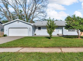 4232 SE Oakwood St, Topeka, KS 66609