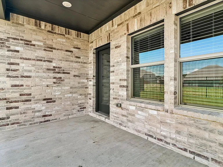 1404 Bridgestone Dr — Photo 24