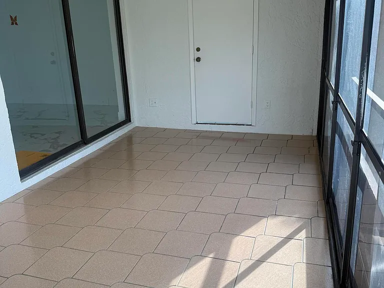817 Sky Pine Way #H — Photo 22
