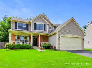 7 Bluebird Ct, Streamwood, IL 60107