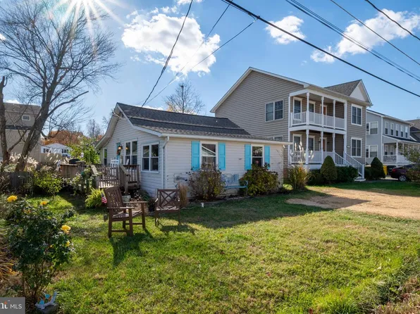 1213 Oak Ave, Shady Side, MD 20764
