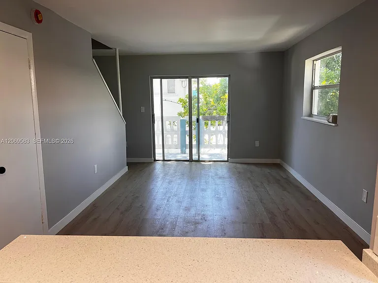 7820 NE Bayshore Ct #208 — Photo 4