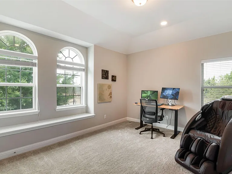 12818 Caterpillar Dr — Photo 25