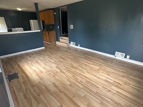 3rd image of 645 Birch Ave Unit 2