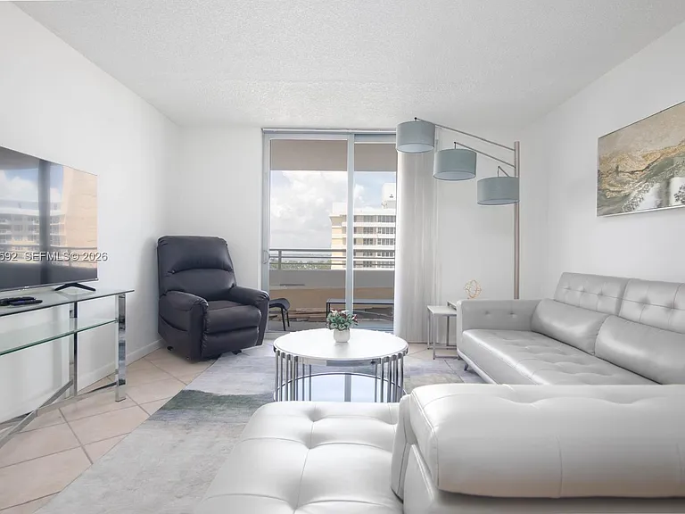 5555 Collins Ave #14U — Photo 19