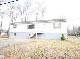 6366 Ventnor Dr, Tobyhanna, PA