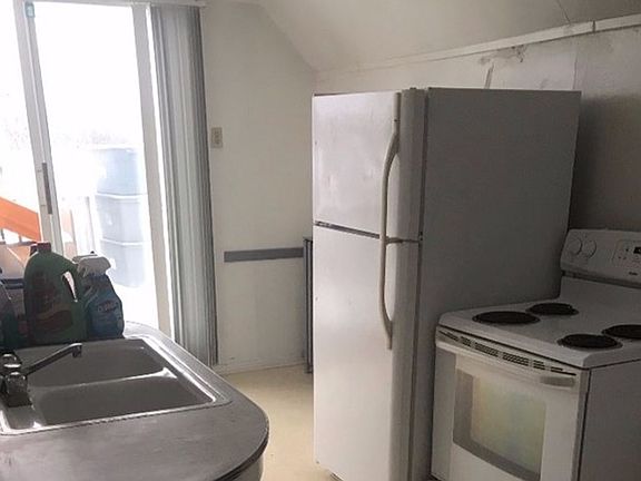 3rd image of 1224 Ferry St #1224