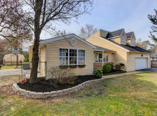 8104 River Dr, Oak Ridge, TN 37830