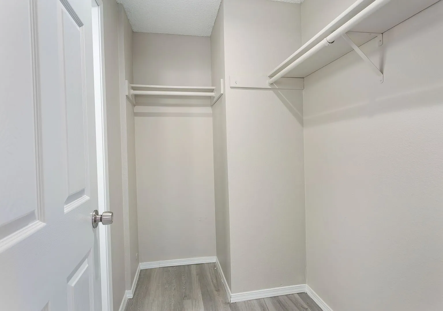 1101 S Woodlawn — Photo 2