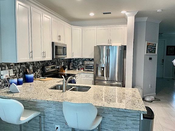 3rd image of 13045 Anthorne Ln