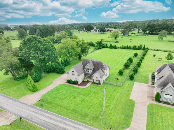 80 Cherokee Dock Rd, Lebanon, TN 37087