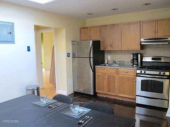 3rd image of 301 Gates Ave #3