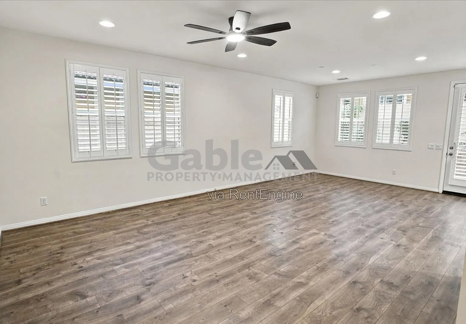 3 bed, 3.0 bath, 1817 sqft, $3,699 — Photo 3