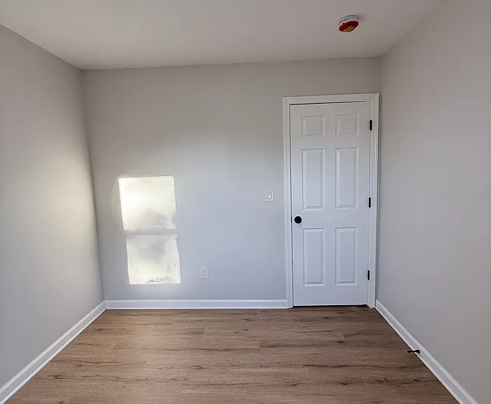 40 Eisenhower Dr — Photo 23