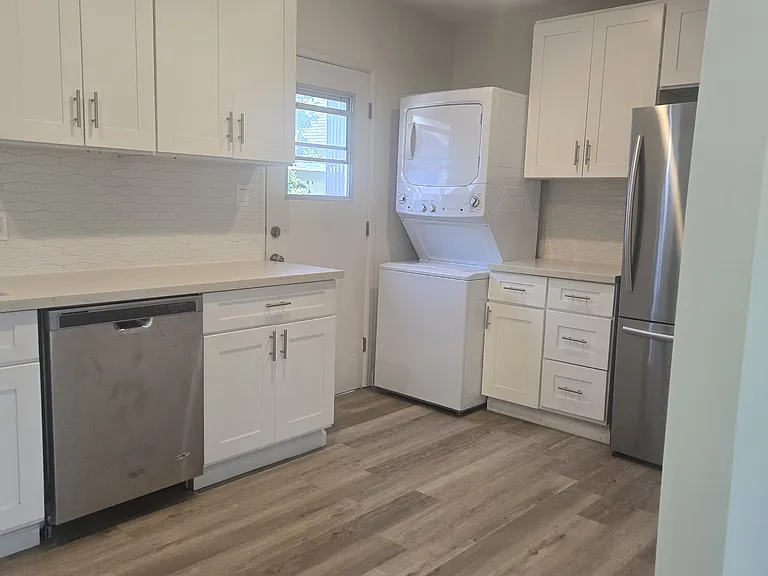 3107 Gleason Ave #1/2 — Photo 6
