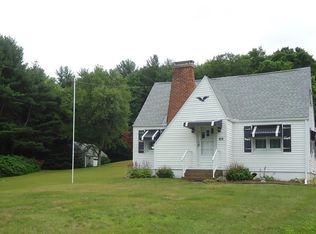 426 Rock Valley Rd, Holyoke, MA 01040