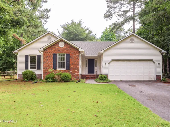 172 Baytree Dr, Jacksonville, NC 28546