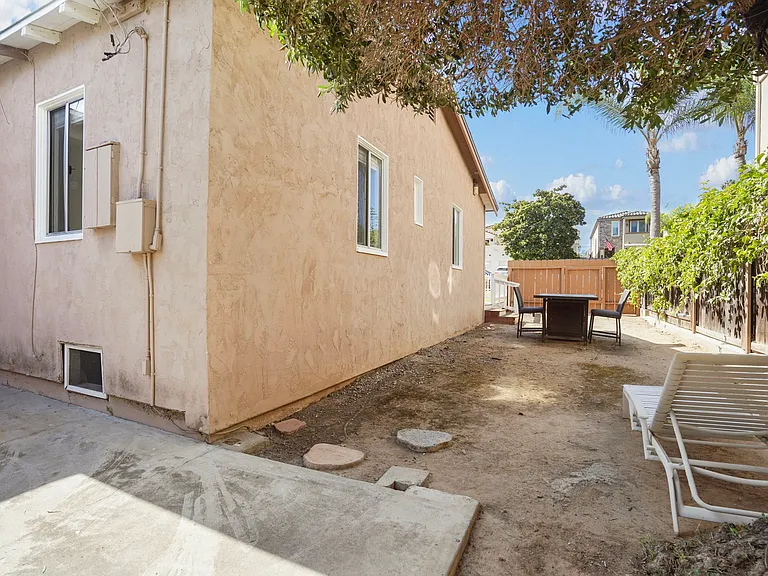 2251 Felspar St — Photo 33