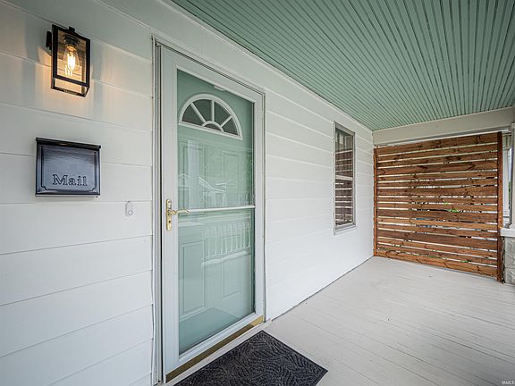 3rd image of 1131 Lodge Ave